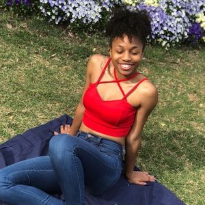 Meet your Posher, Olivia